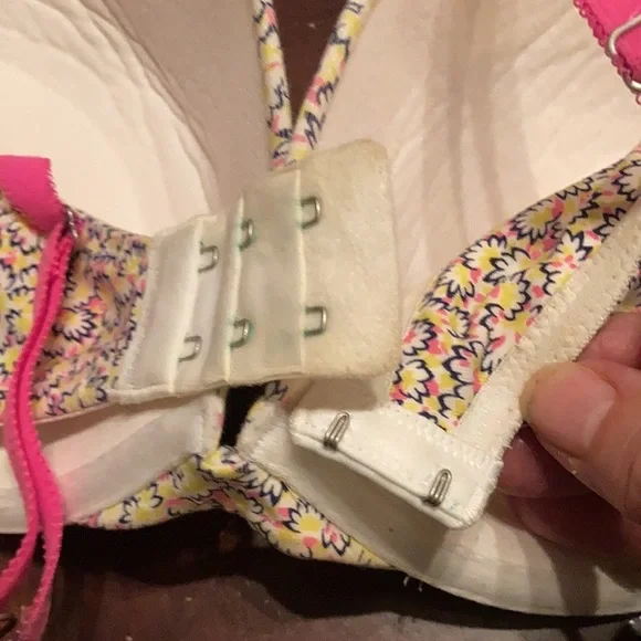 Victoria’s Secret 36d push up - Picture 4 of 6